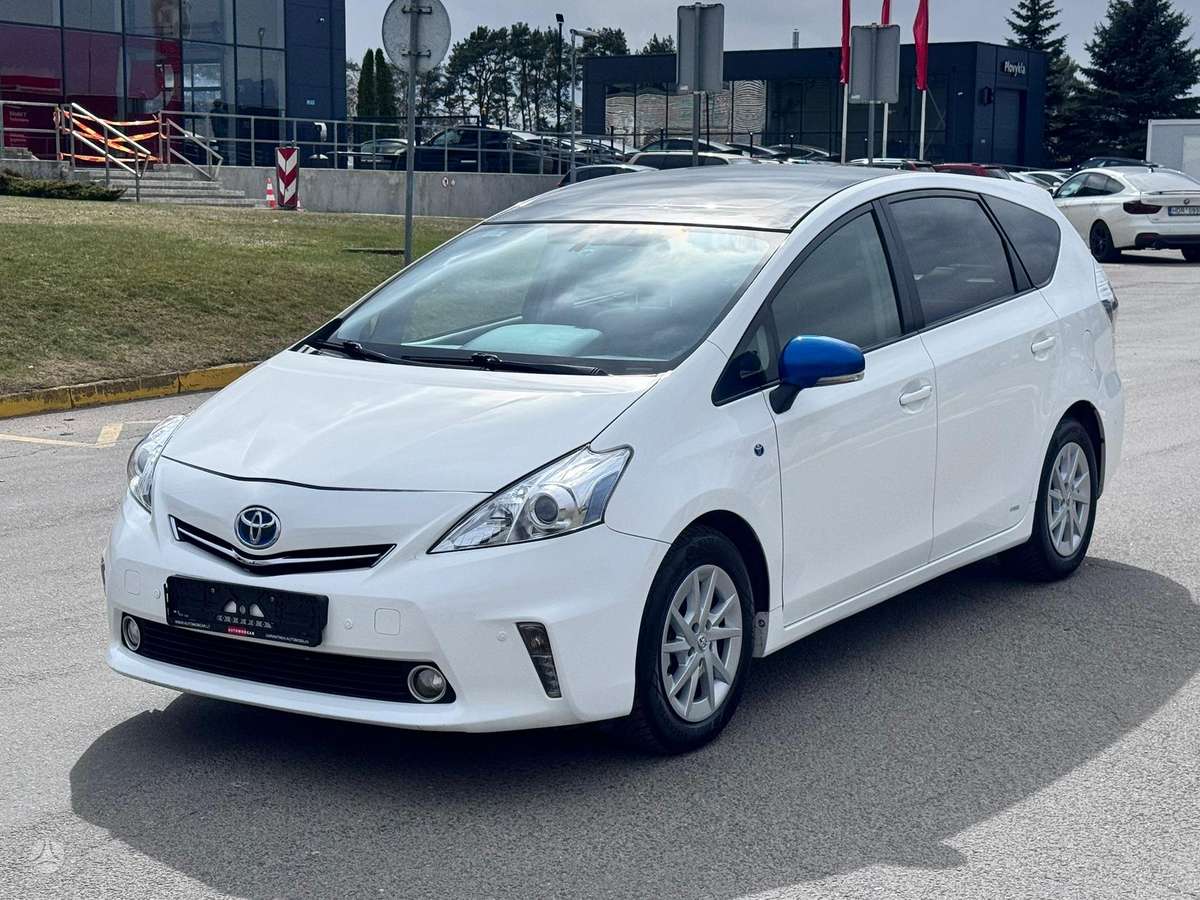 Toyota Prius+ - 1