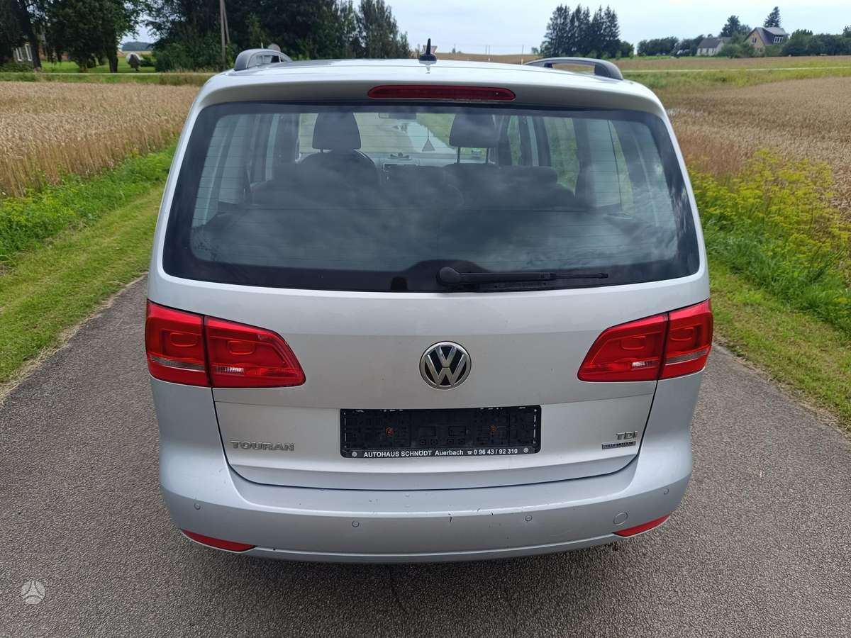 Volkswagen Touran - 3