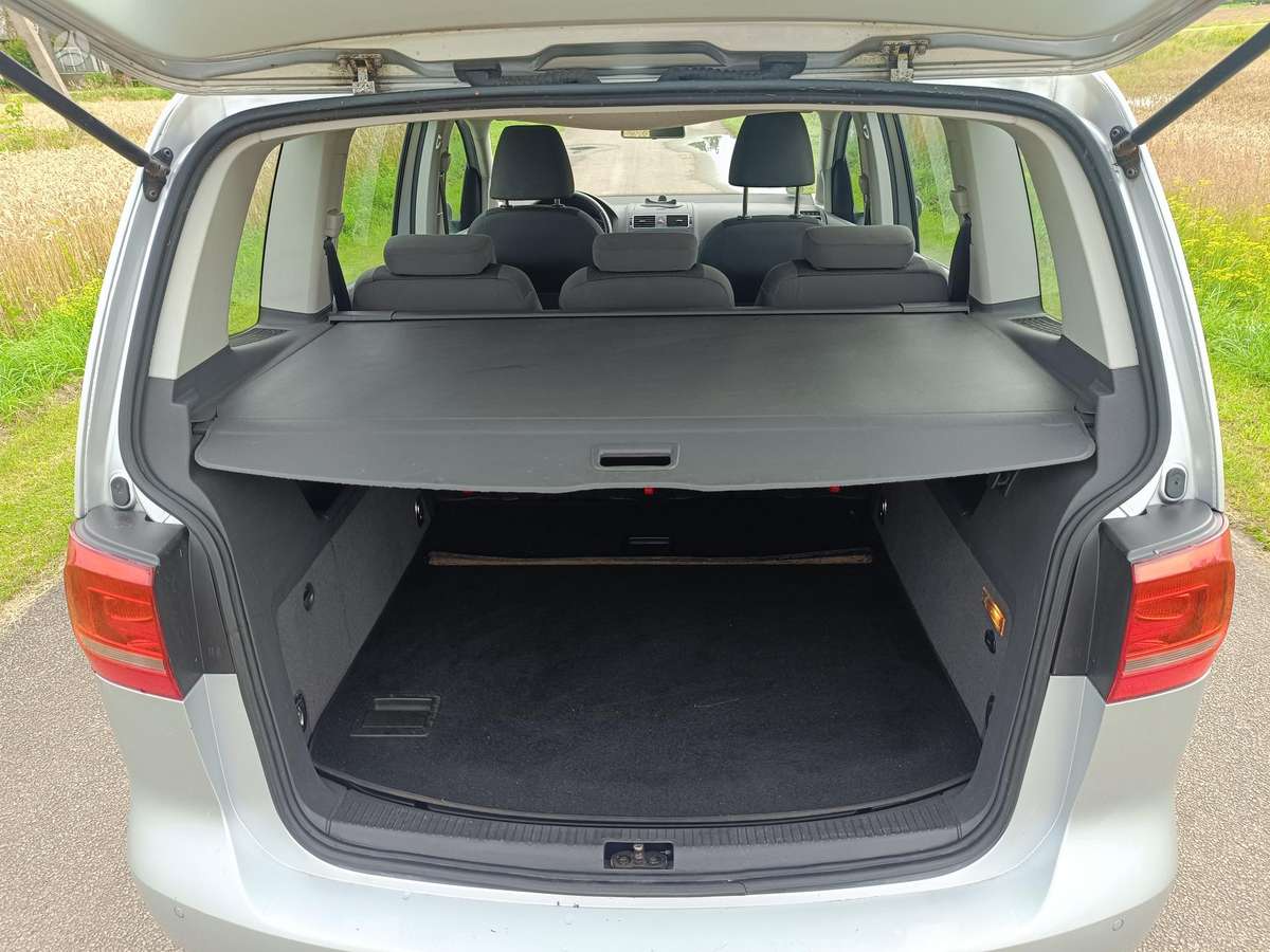 Volkswagen Touran - 5