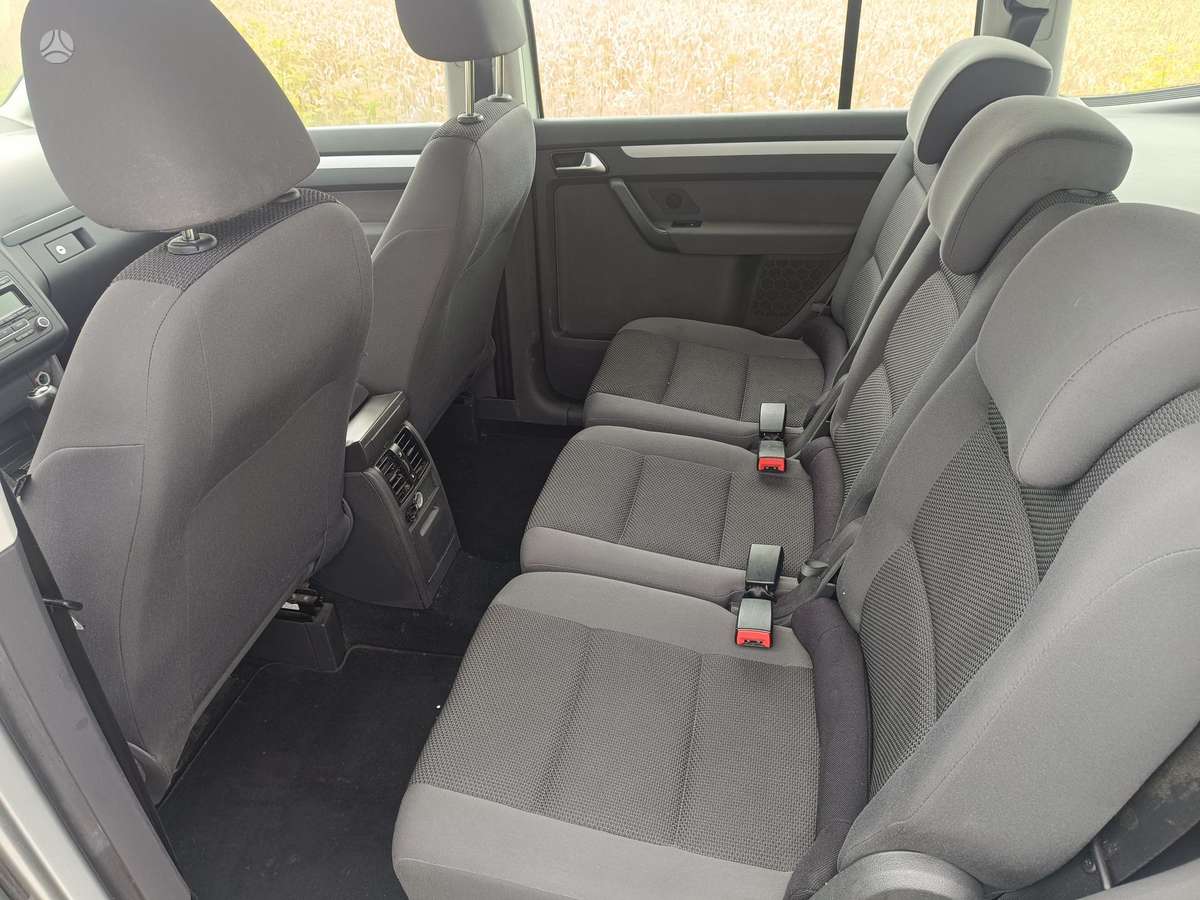 Volkswagen Touran - 7