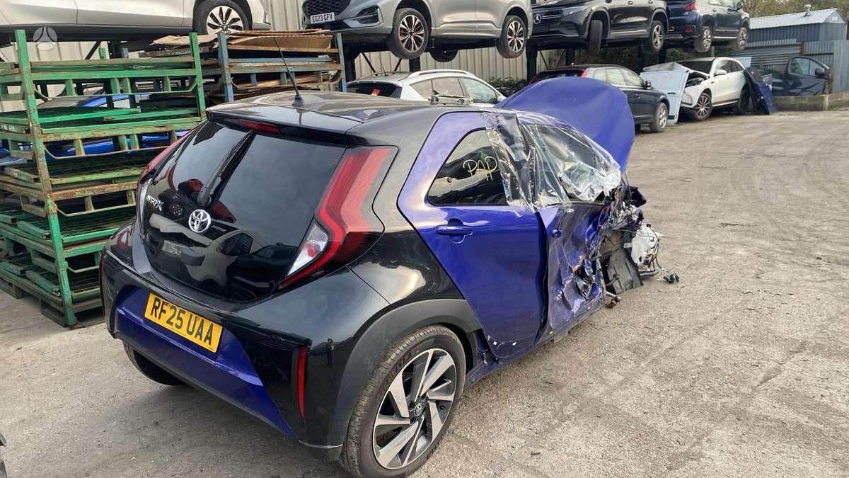 Toyota Aygo X dalimis