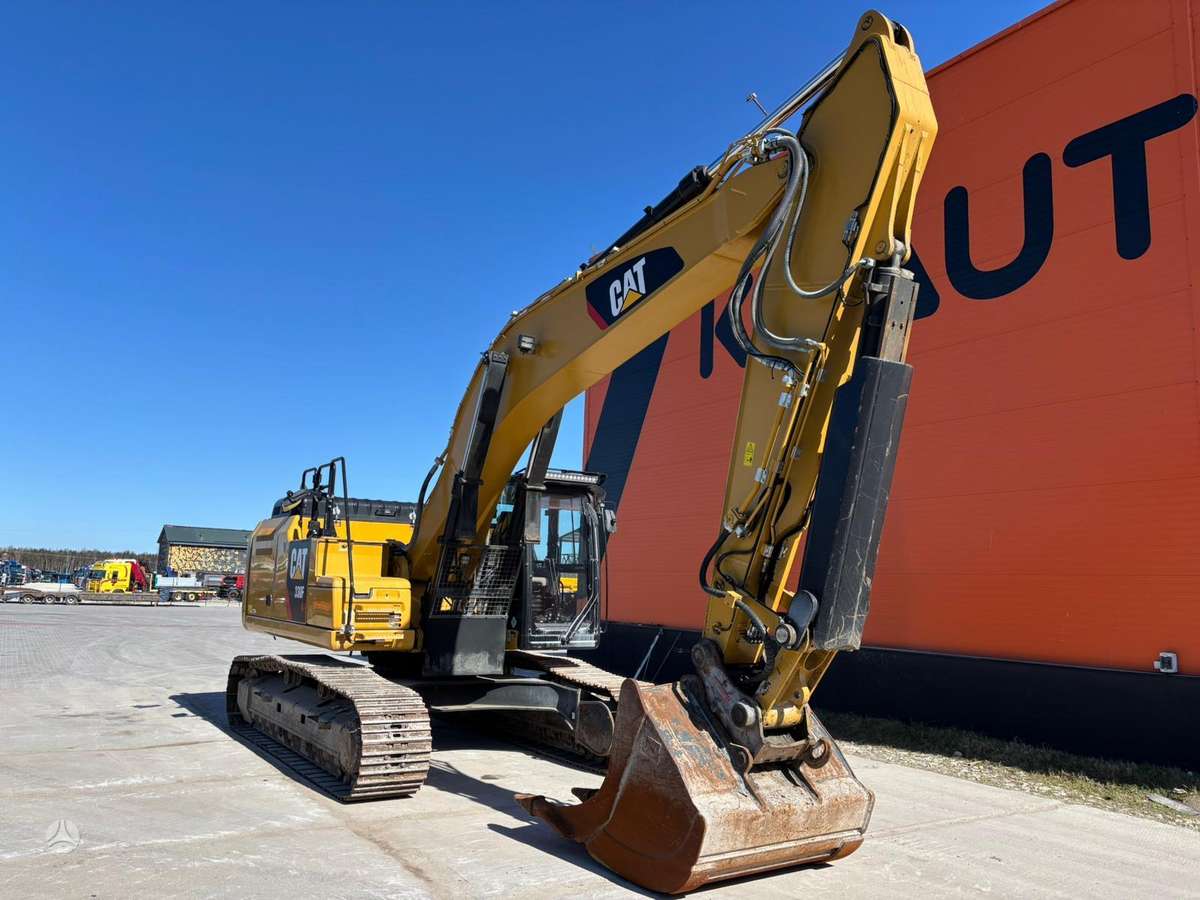 Caterpillar 330 FL, ekskavatoriai