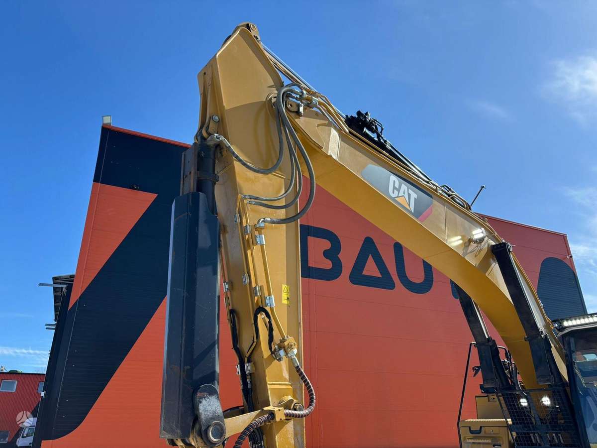 Caterpillar 330 FL, ekskavatori