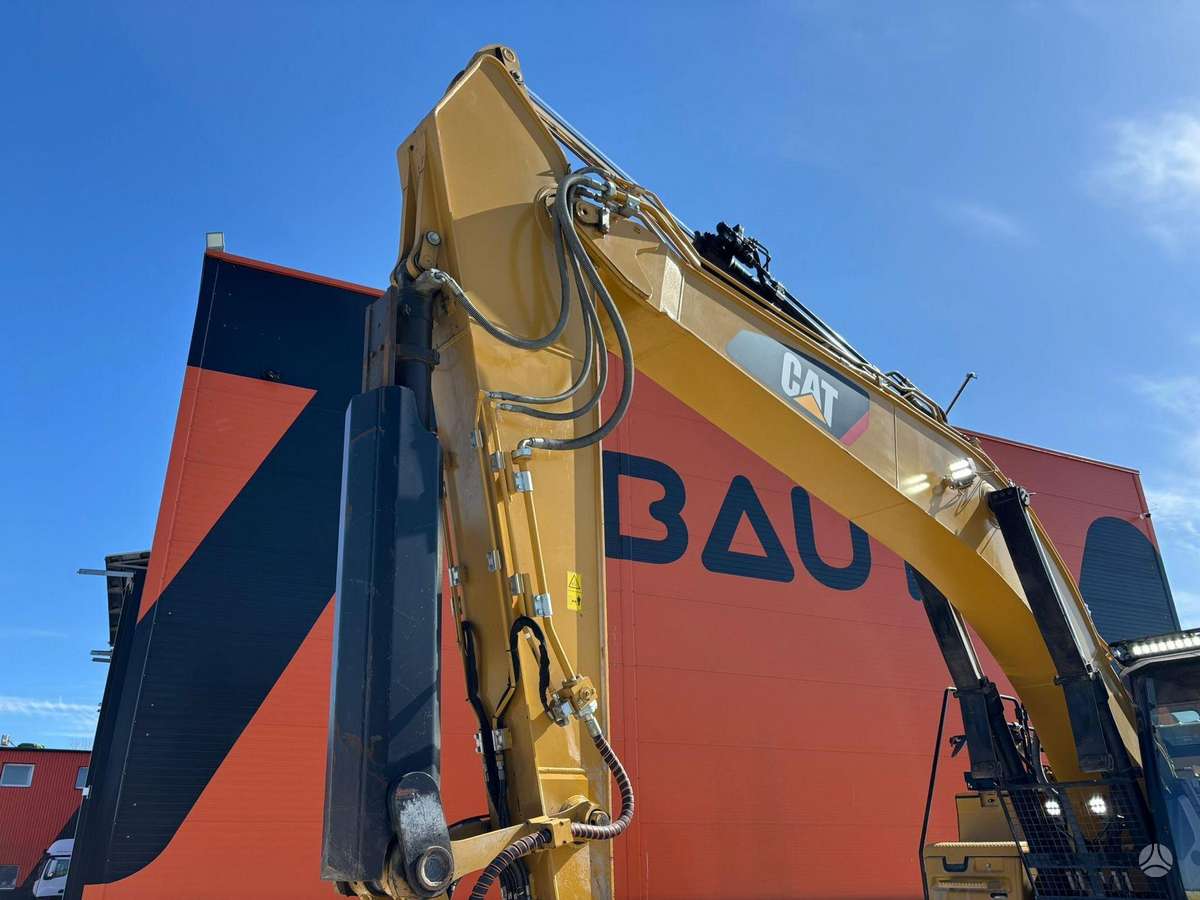 Caterpillar 330 FL, ekskavatoriai