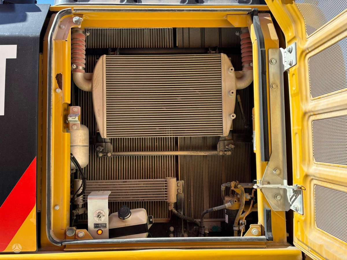 Caterpillar 330 FL, ekskavatoriai