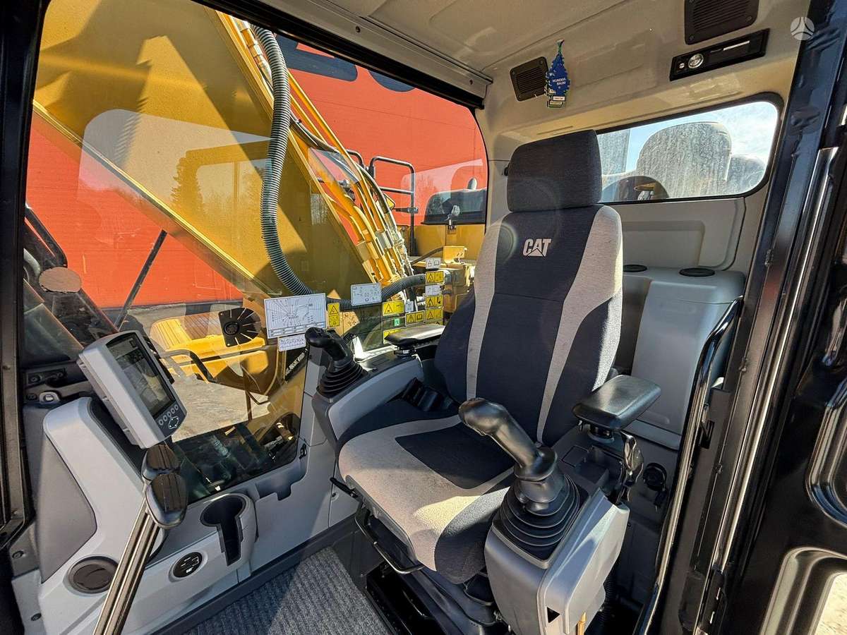 Caterpillar 330 FL, ekskavatoriai