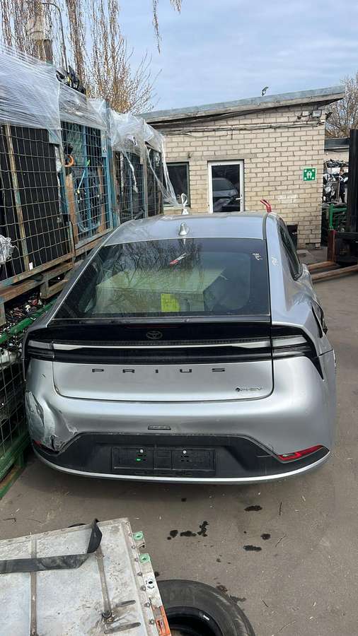 Toyota Prius по частям