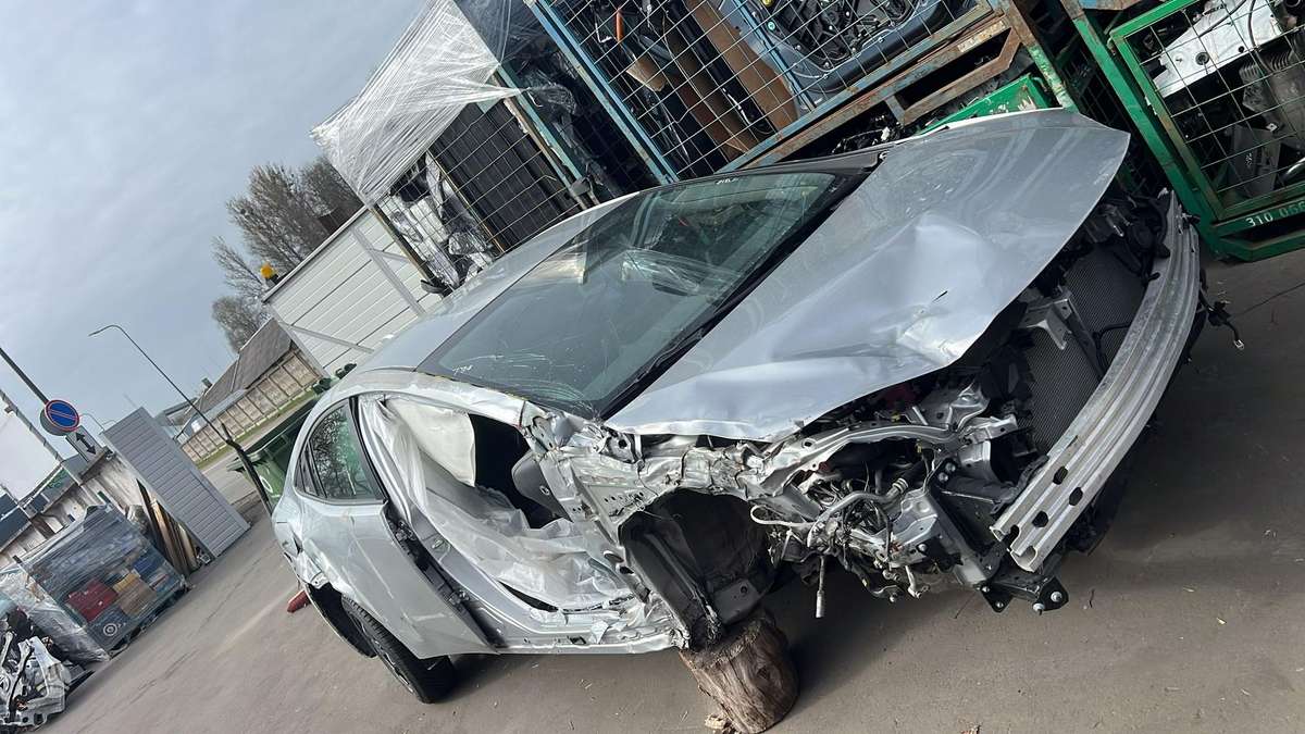 Toyota Prius по частям