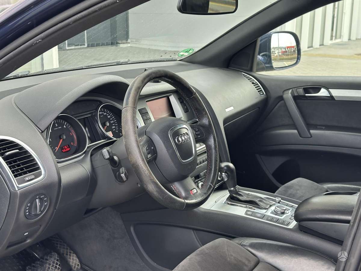 Audi Q7, 4.1 l., Внедорожник / Кроссовер