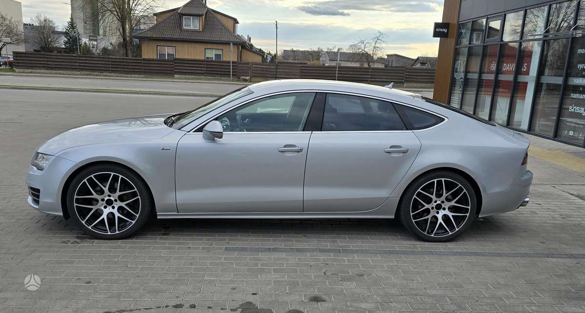 Audi A7, Хэтчбек