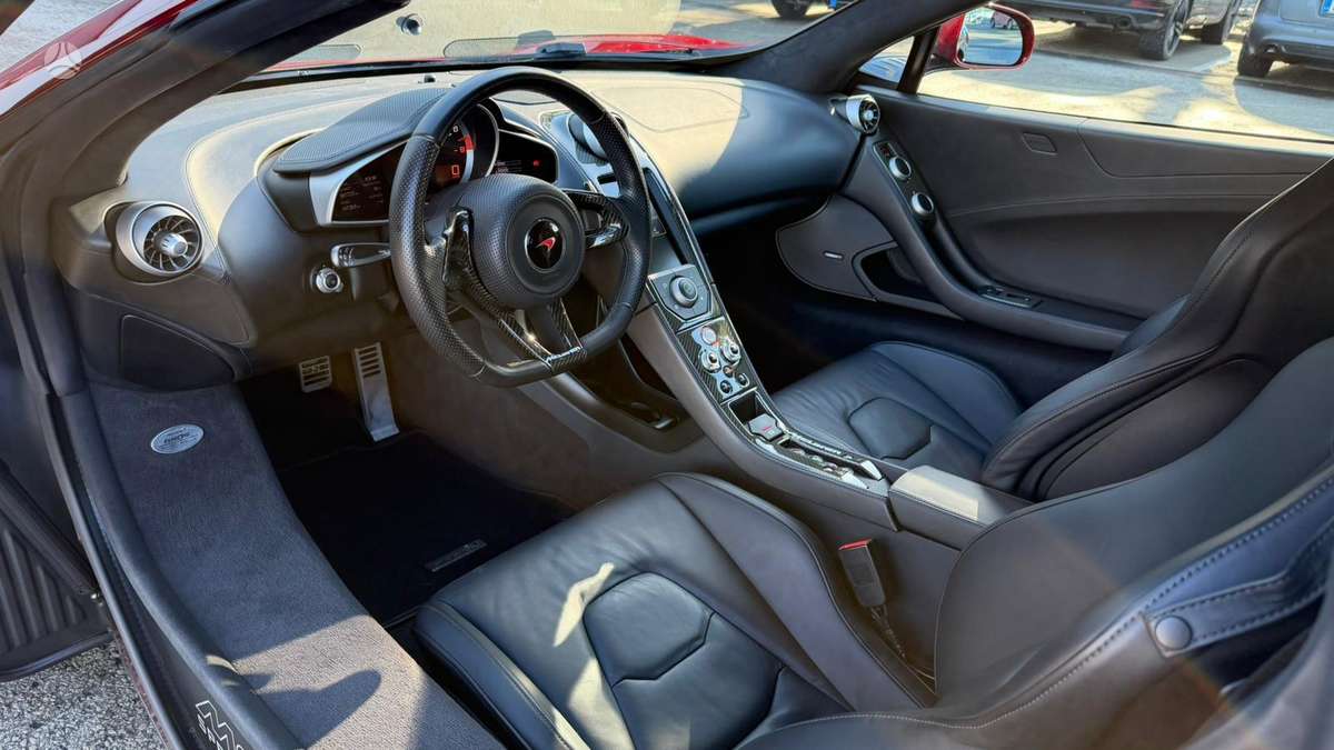 Mclaren 650S Coupe, 3.8 l., Купе (coupe)
