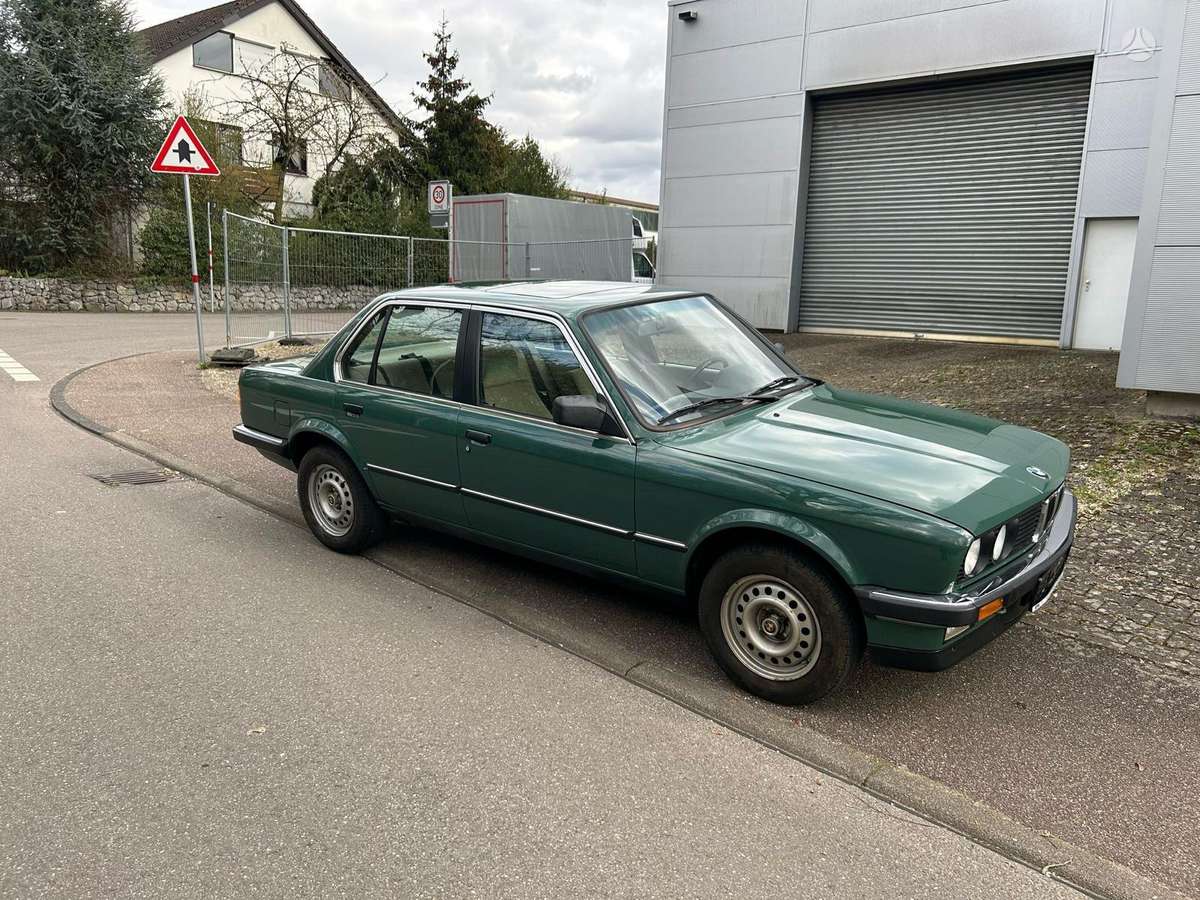 BMW 318, 1.8 l., sedanas