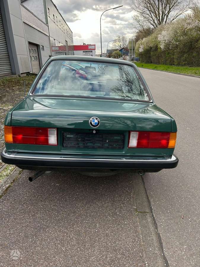BMW 318, 1.8 l., sedanas