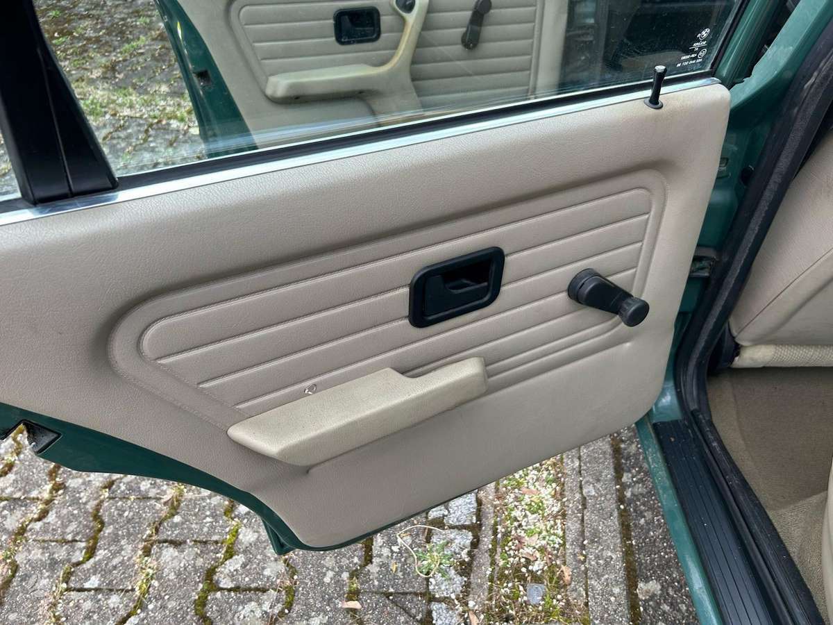 BMW 318, 1.8 l., sedanas