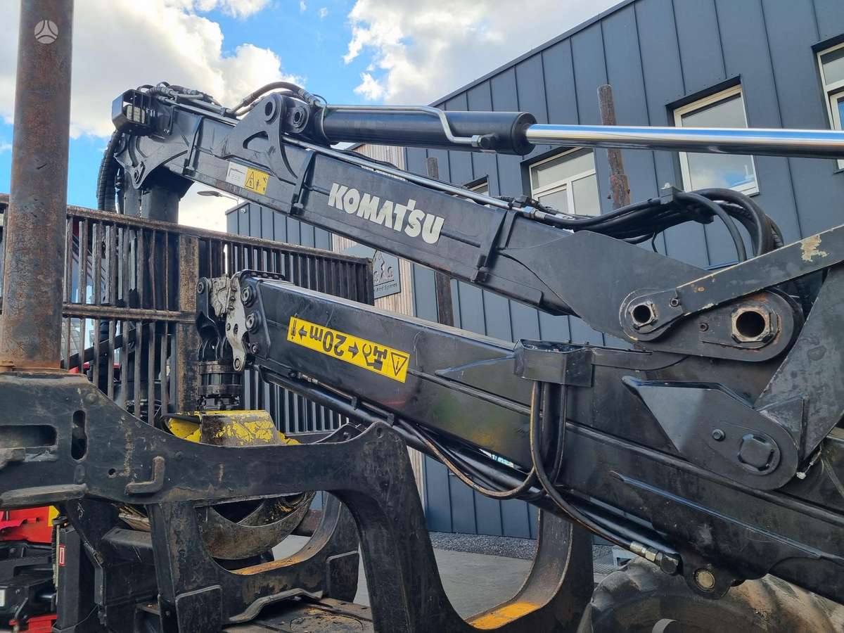 Komatsu 855, medvežės