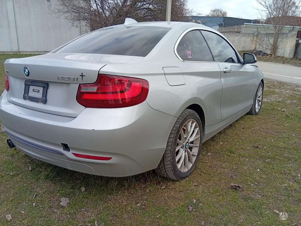 BMW 228, 2.0 l., coupe