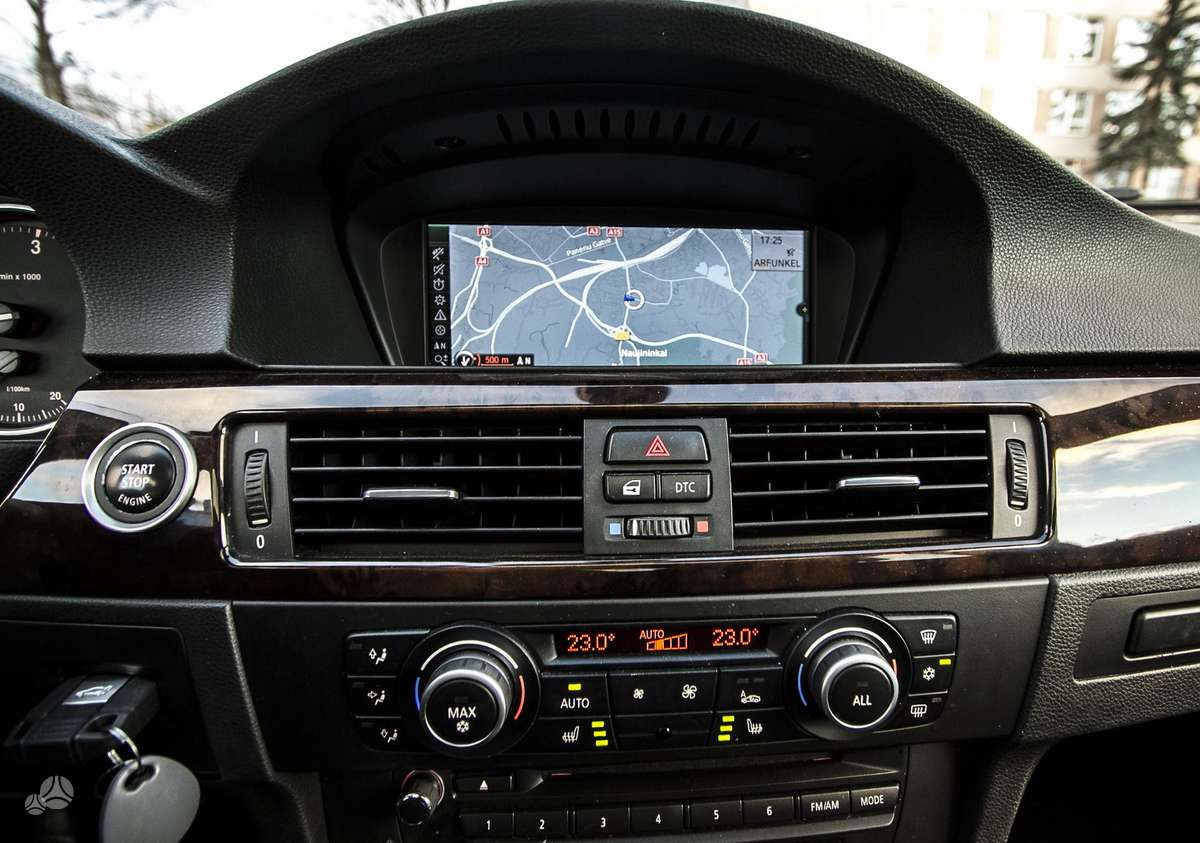 BMW 335, 3.0 l., Седан