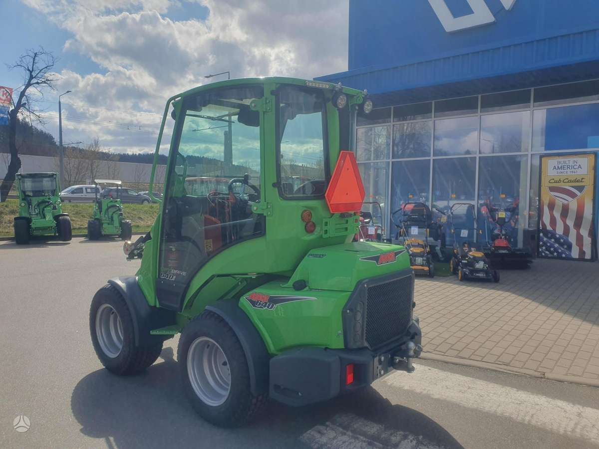 AVANT 640i, mini loaders
