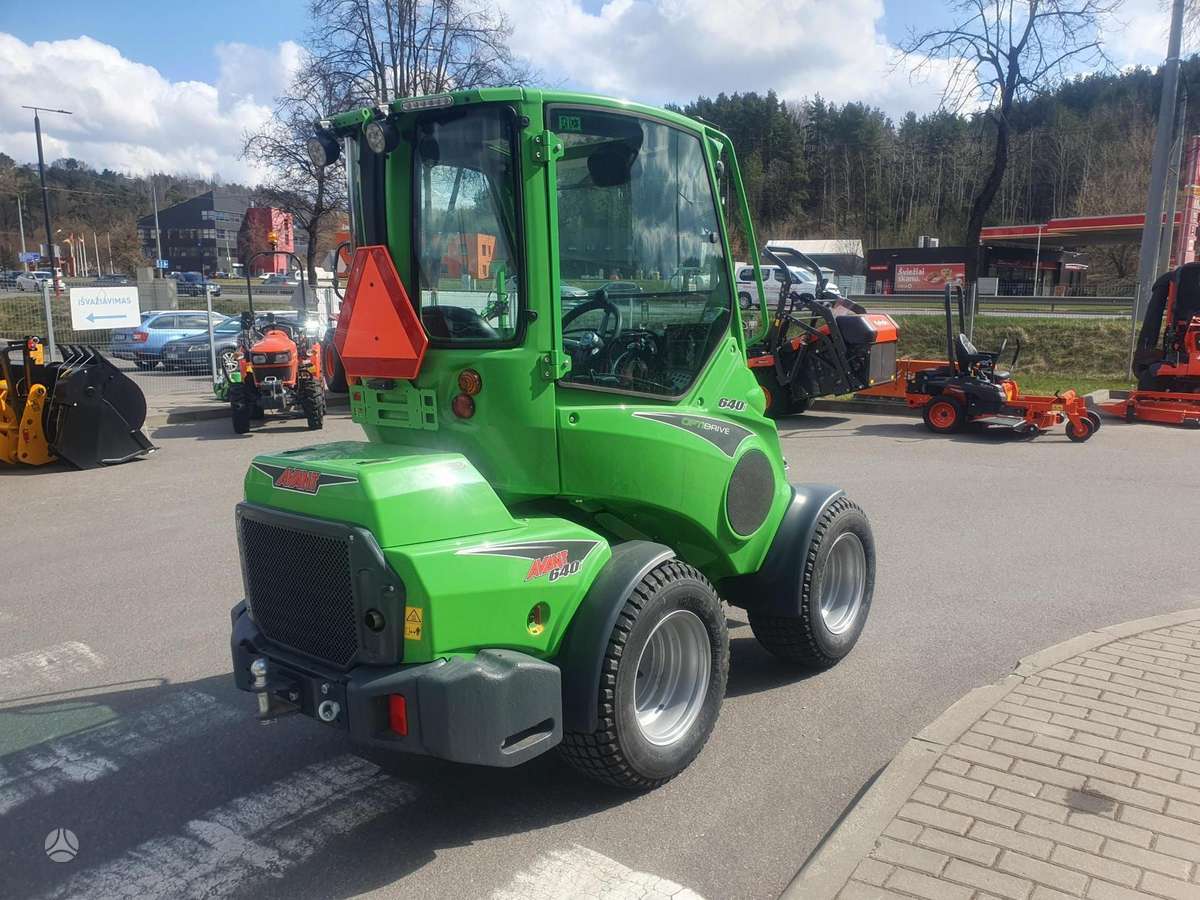 AVANT 640i, мини-погрузчики
