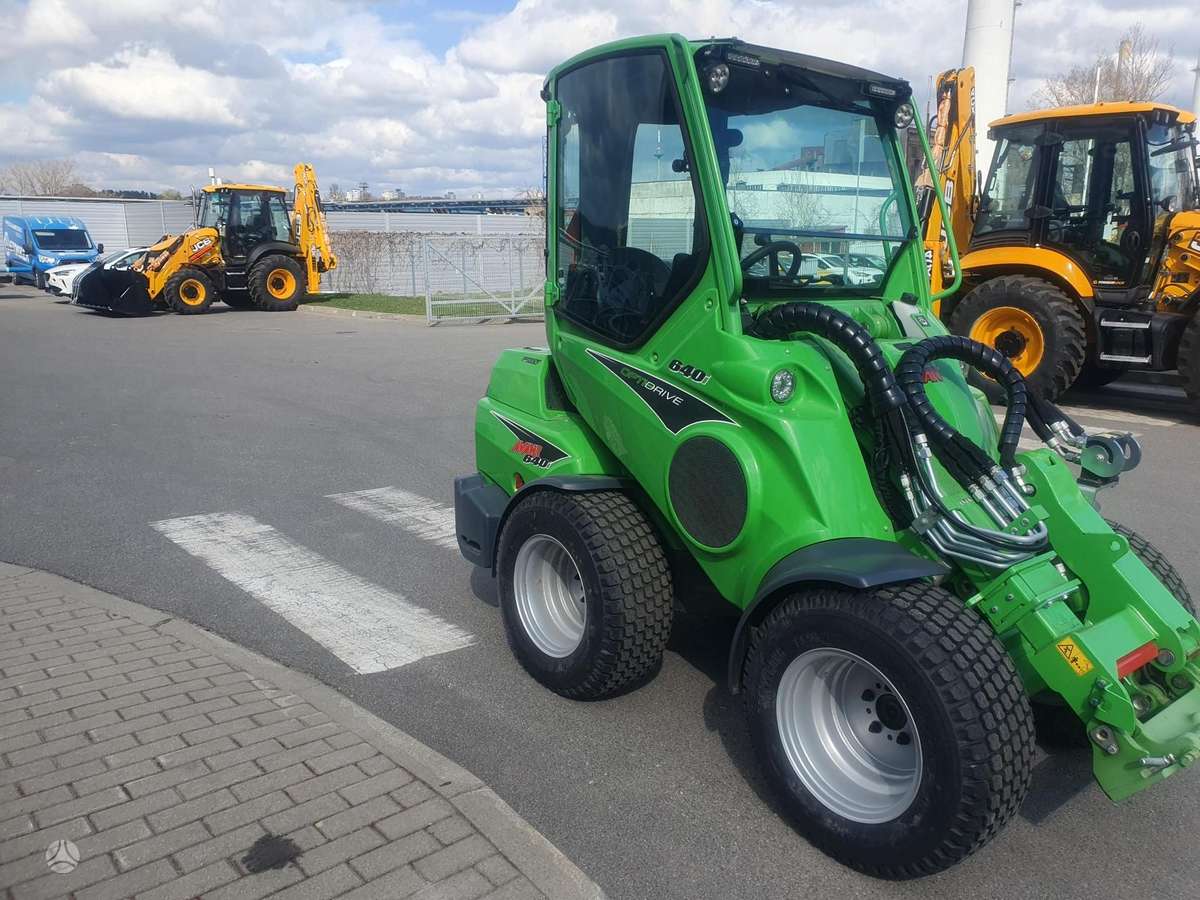 AVANT 640i, mini loaders