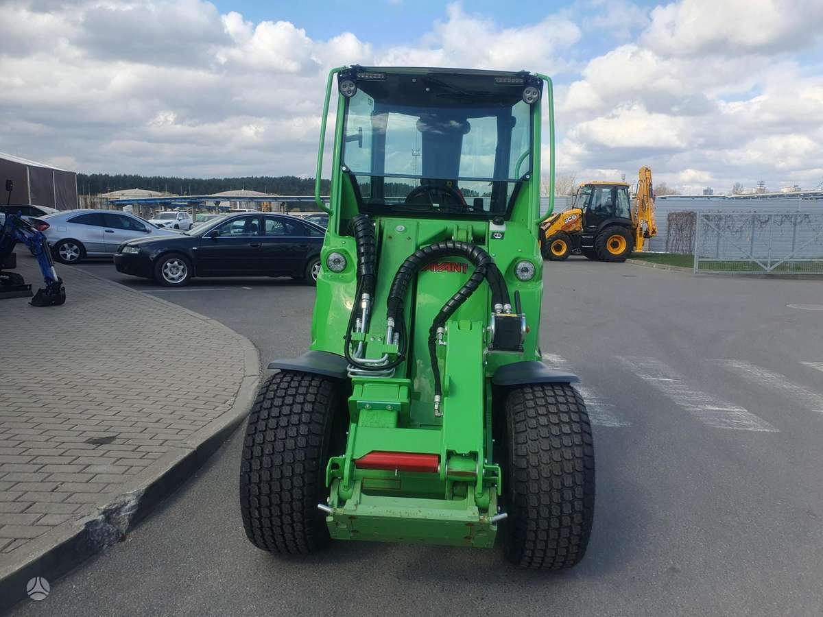 AVANT 640i, мини-погрузчики