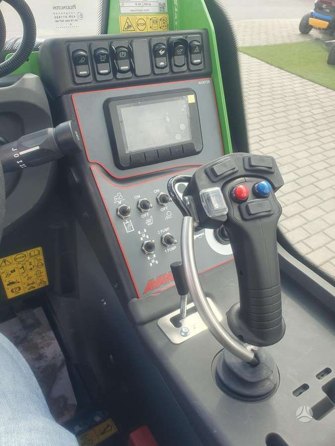 AVANT 640i, мини-погрузчики