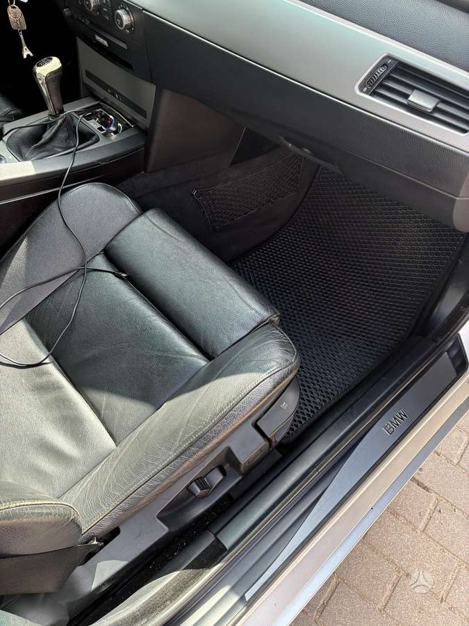 BMW 525, 2.5 l., Седан