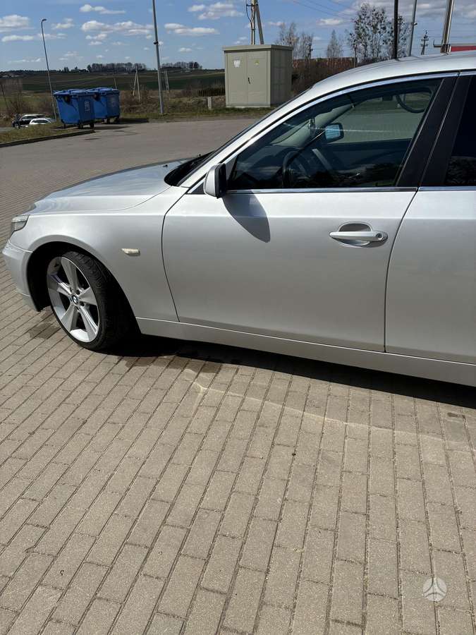 BMW 525, 2.5 l., Седан