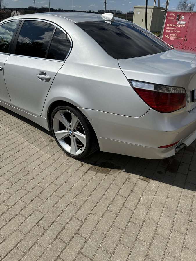 BMW 525, 2.5 l., Седан