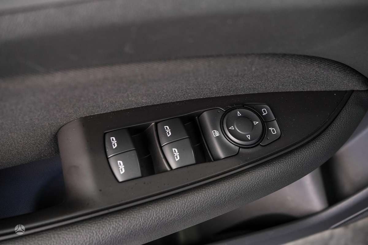 Opel Insignia, 1.6 l., sedanas