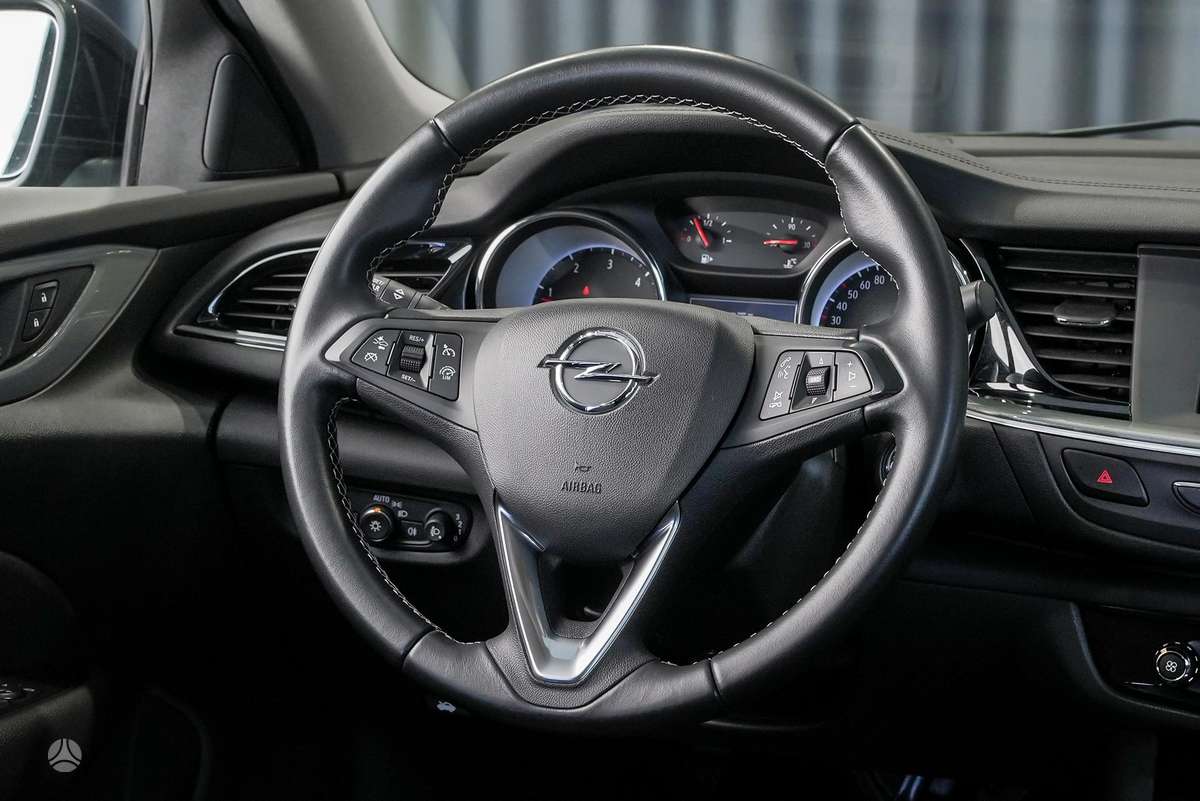 Opel Insignia, 1.6 l., sedanas