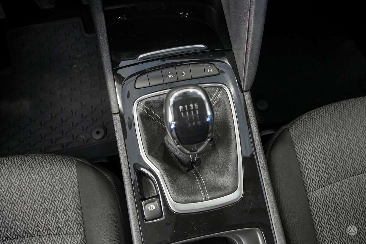 Opel Insignia, 1.6 l., sedanas