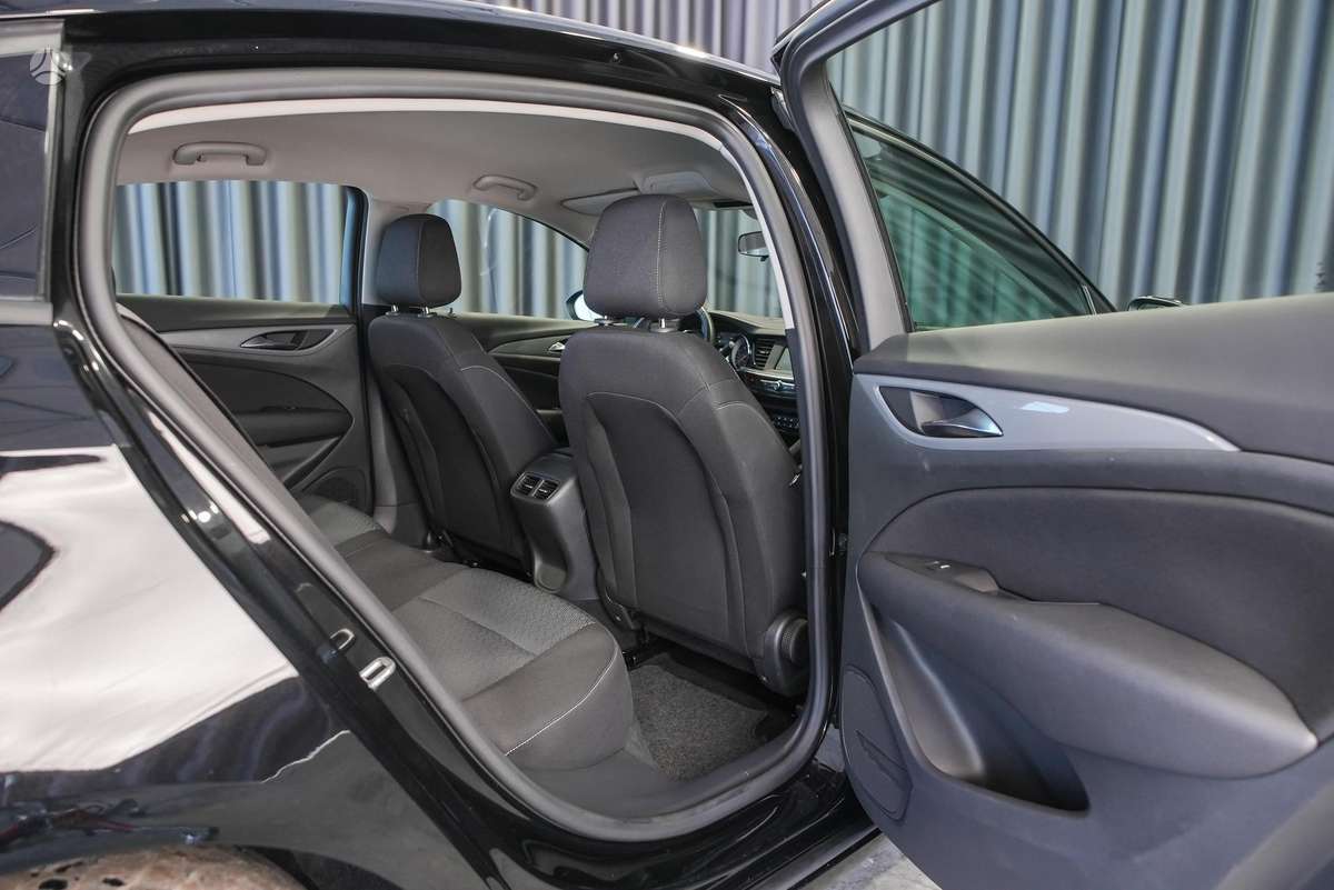Opel Insignia, 1.6 l., sedanas