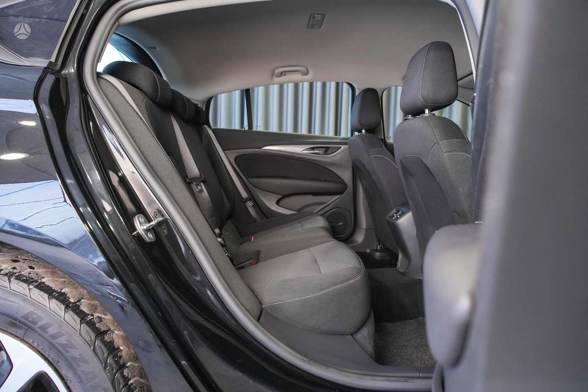 Opel Insignia, 1.6 l., sedanas