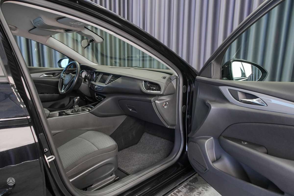 Opel Insignia, 1.6 l., sedanas