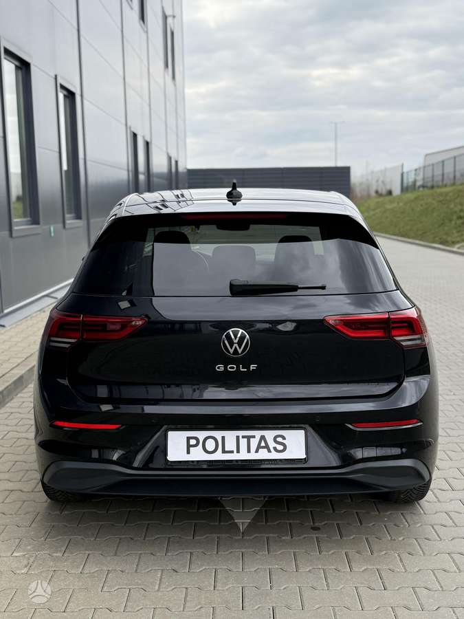 Volkswagen Golf - 8