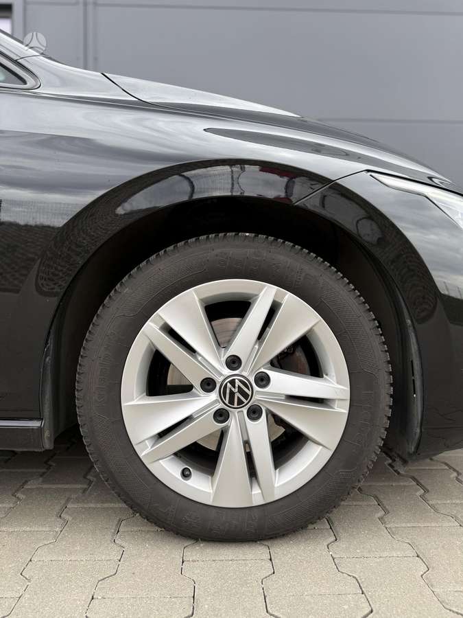 Volkswagen Golf - 10