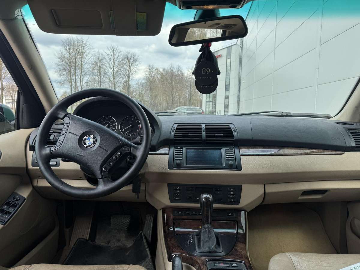 BMW X5, 4.4 l., off-road / crossover