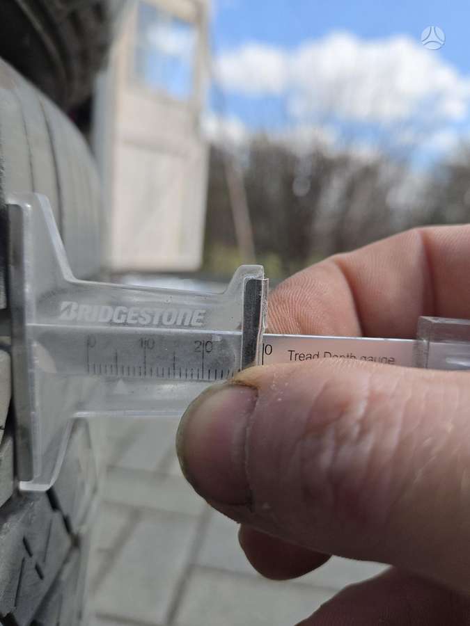 Bridgestone, vasarinės 235/55 R19