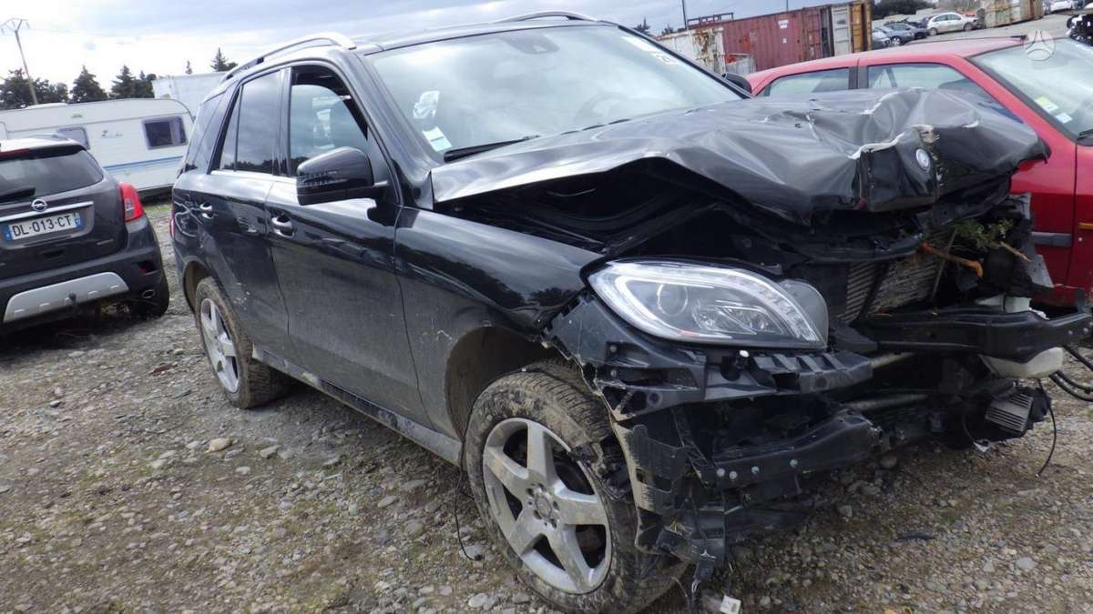 Mercedes-Benz ML350 по частям
