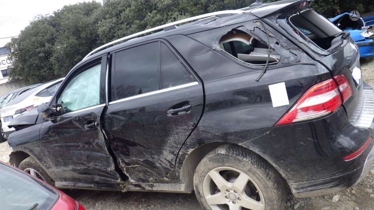 Mercedes-Benz ML350 по частям
