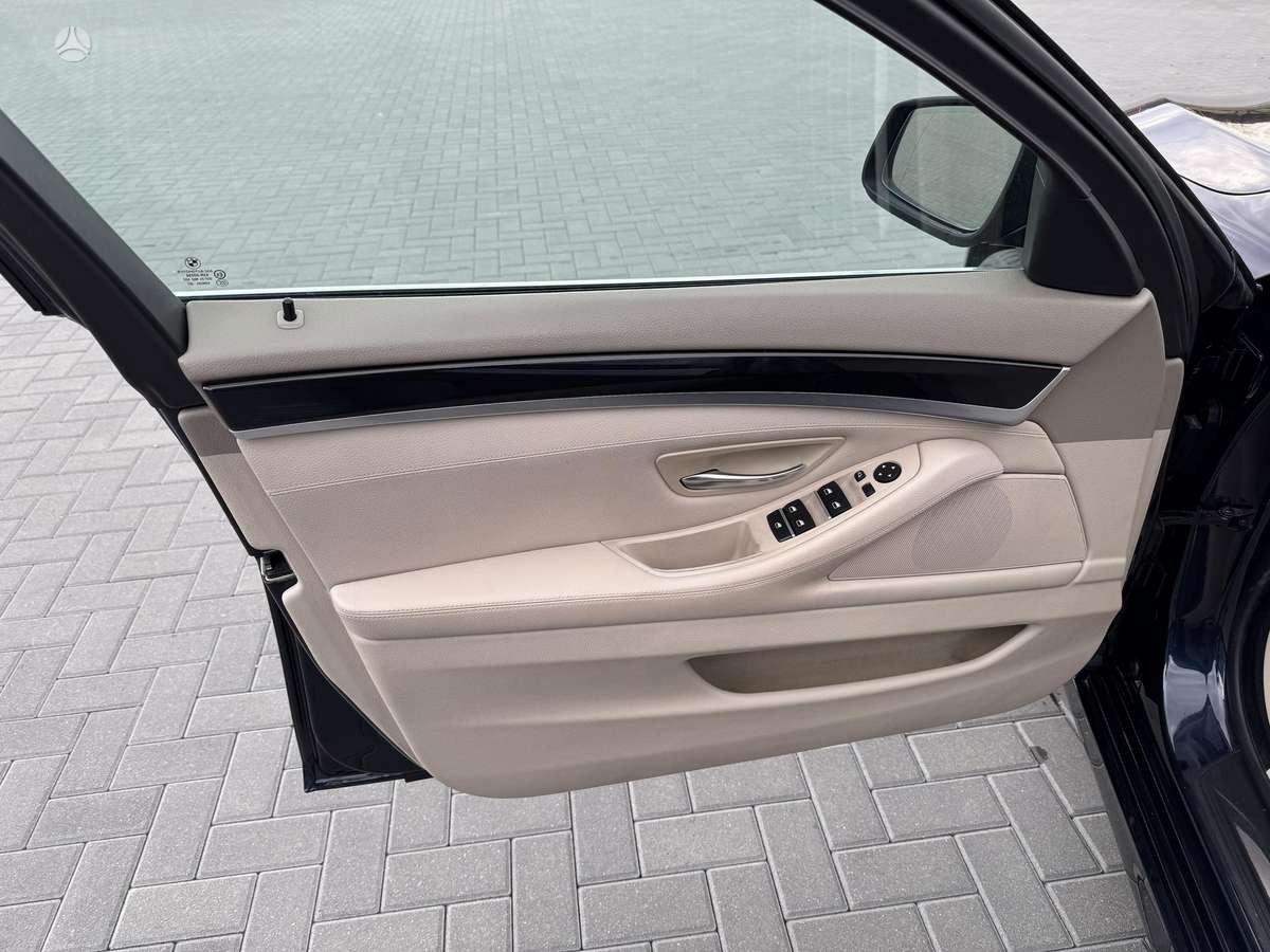 BMW 530, 3.0 l., wagon
