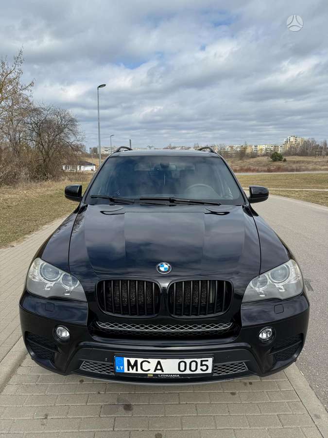 BMW X5, 3.0 l., Минивэн