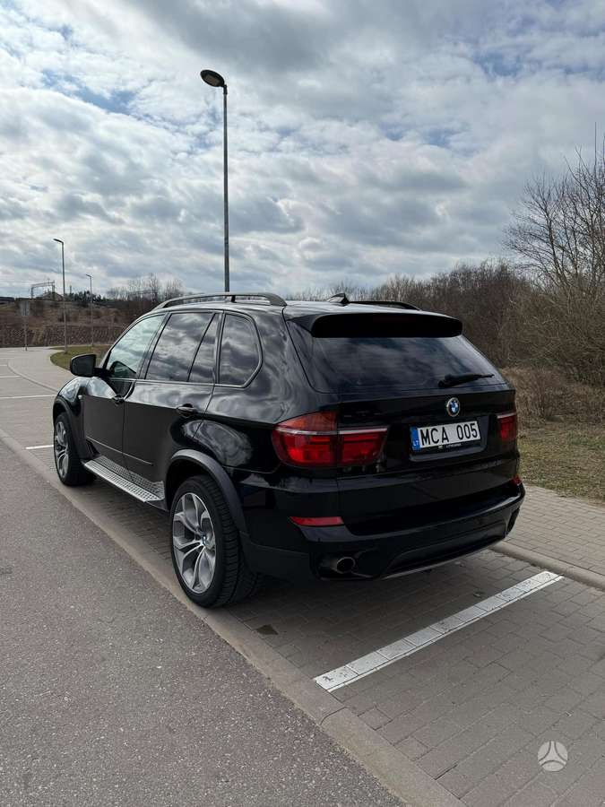 BMW X5, 3.0 l., Минивэн