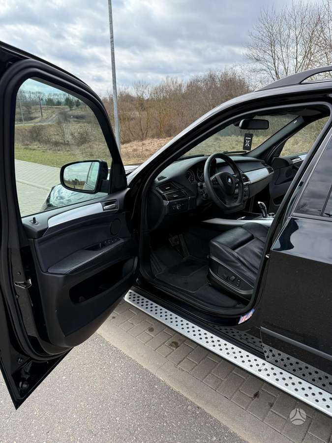 BMW X5, 3.0 l., Минивэн
