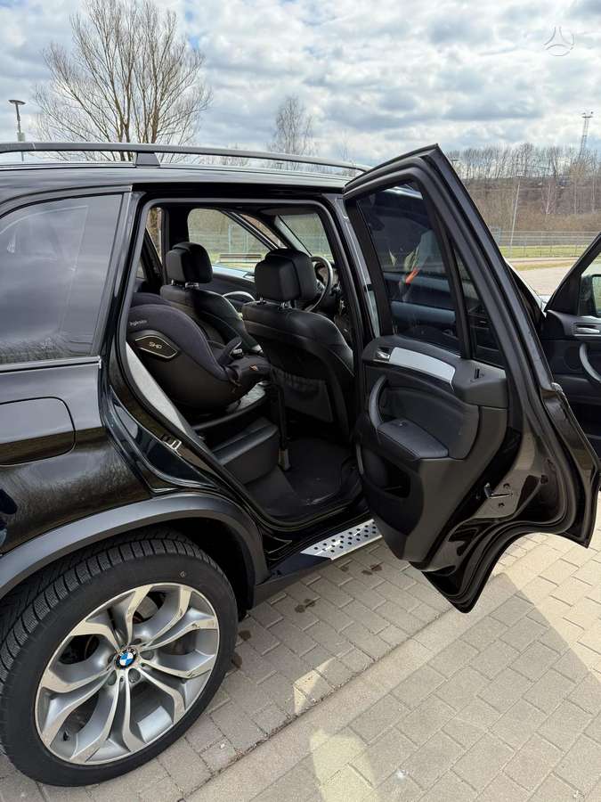 BMW X5, 3.0 l., Минивэн