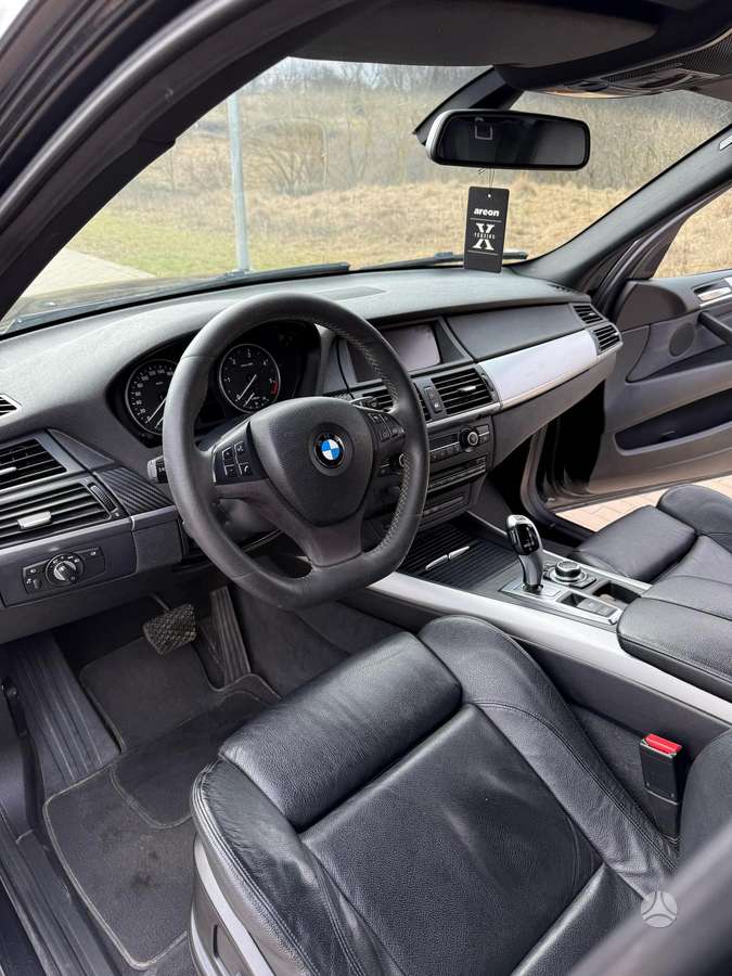 BMW X5, 3.0 l., Минивэн
