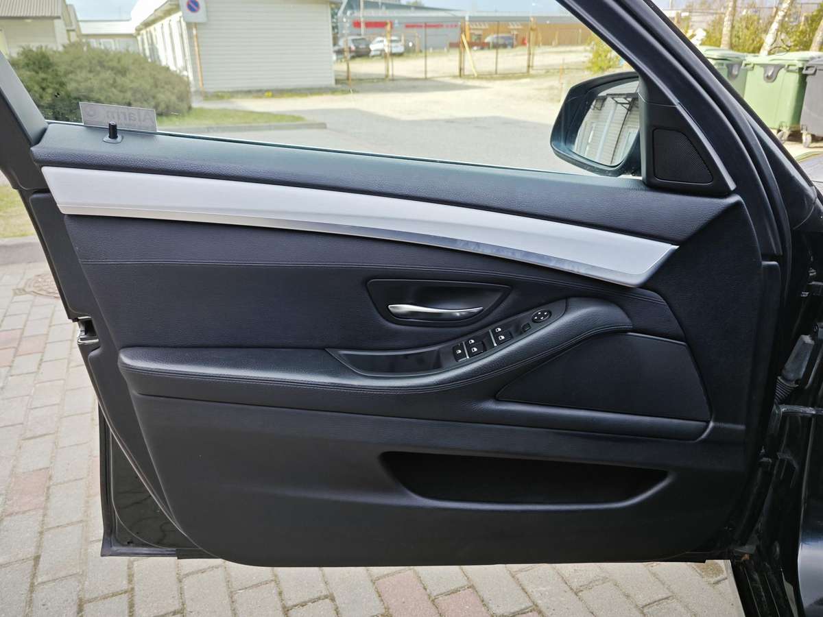 BMW 520, 2.0 l., Универсал