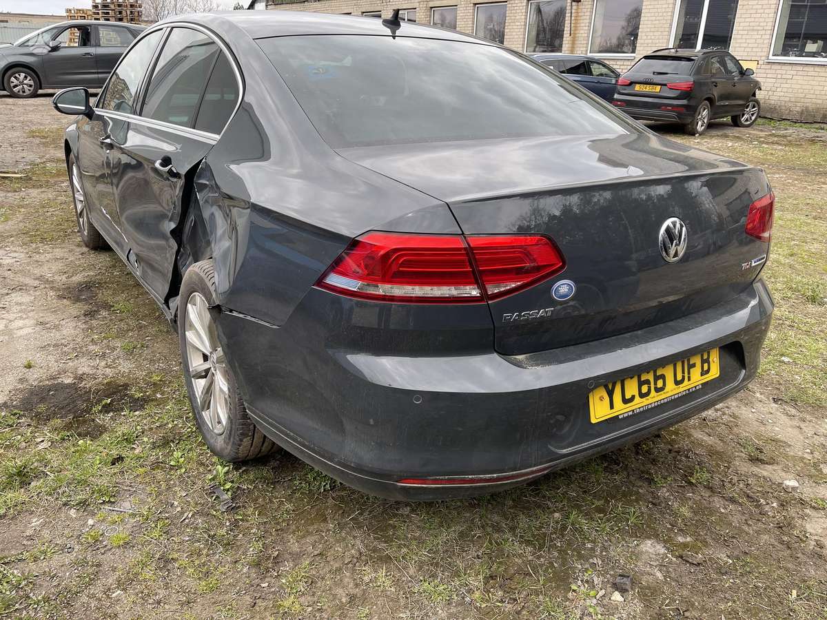 Volkswagen Passat dalimis