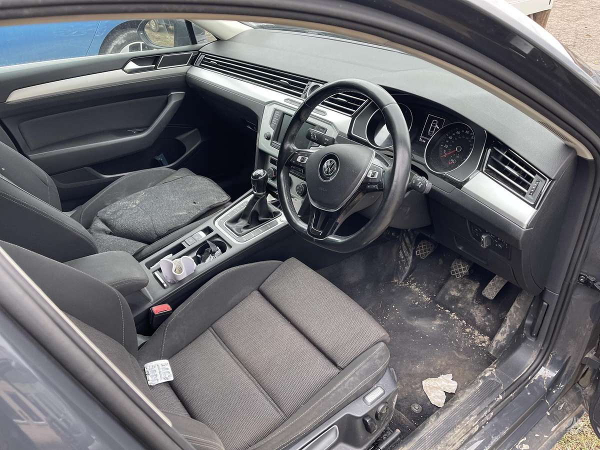 Volkswagen Passat dalimis